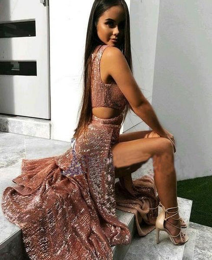 Charming and sexy glittering sequins, simple rose gold and black split fashion ball dress