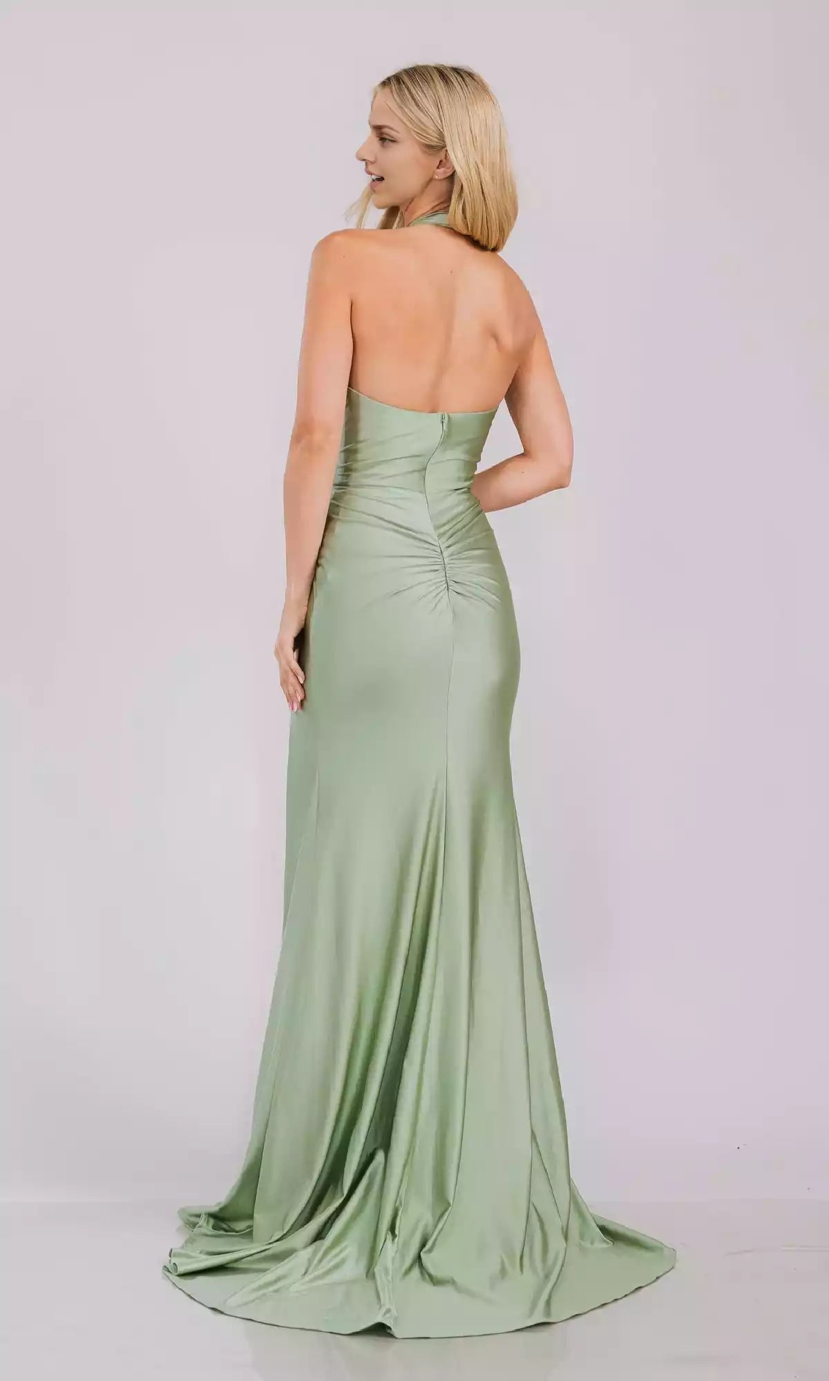 Charming deep V-neck wide shoulder straps tied around the neck, revealing the backless skirt and hip side slit, adding a touch of charm to Prom Dresses