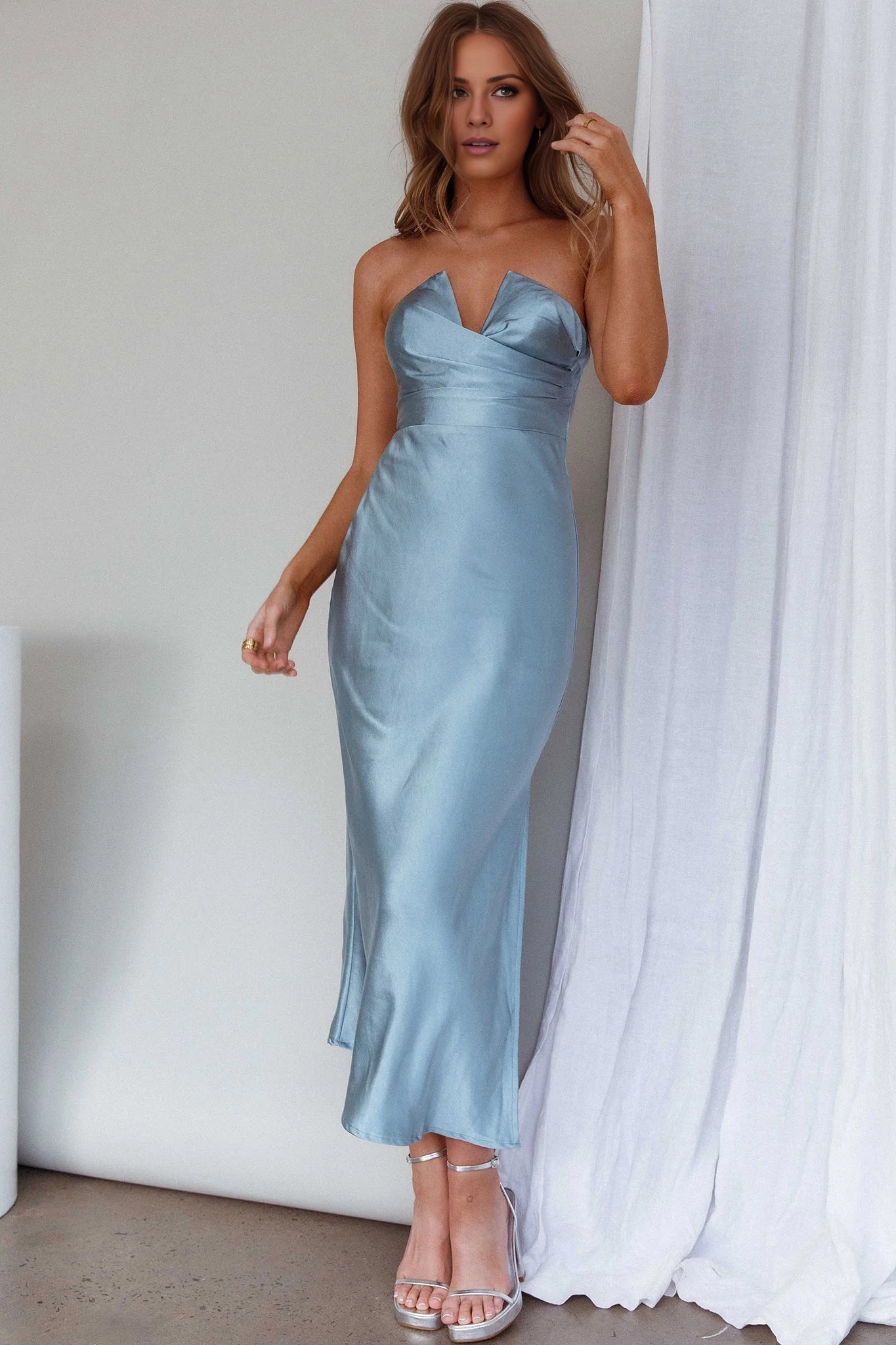 Charming satin tight corset with bone on both sides and zipper on the back bridesmaid dress