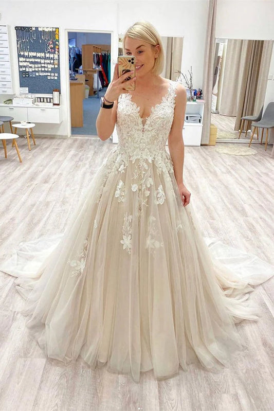 Beautiful A-line V-neck tulle evening gown applique ball dress