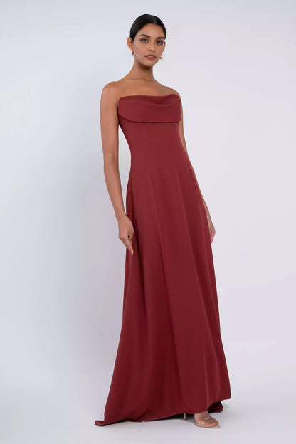 Classic drooping neckline, high waistline, strapless round neckline, tight corset Bridesmaid Dresses