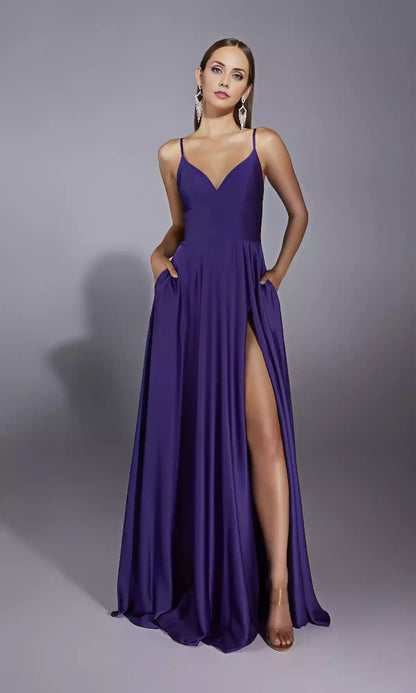 Classic long V-neck slim shoulder strap natural waistline A-line skirt elegant and full Prom Dresses