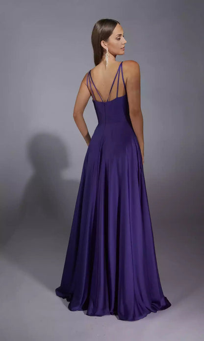 Classic long V-neck slim shoulder strap natural waistline A-line skirt elegant and full Prom Dresses