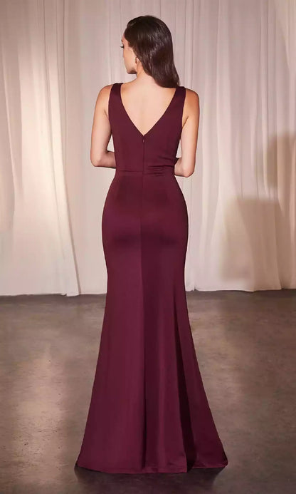 Classic long sleeveless tight corset with deep V-backless layered pleated skirt and side slits, showcasing a noble temperament Prom Dresses