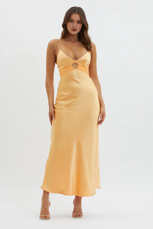 Cute keyhole design, partially lined with adjustable straps, back with zipper bridesmaid dress
