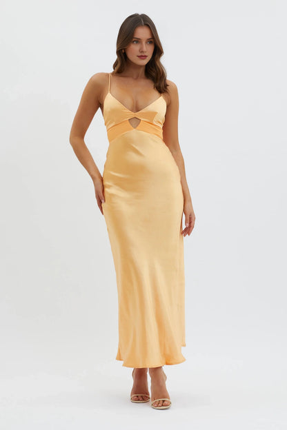 Cute keyhole design, partially lined with adjustable straps, back with zipper bridesmaid dress