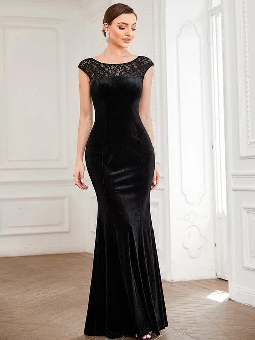 Elegant and beautiful lace round neck tight fitting evening gown