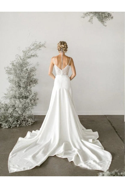 Elegant lace inlaid A-line sweetheart shaped trailing wedding dress