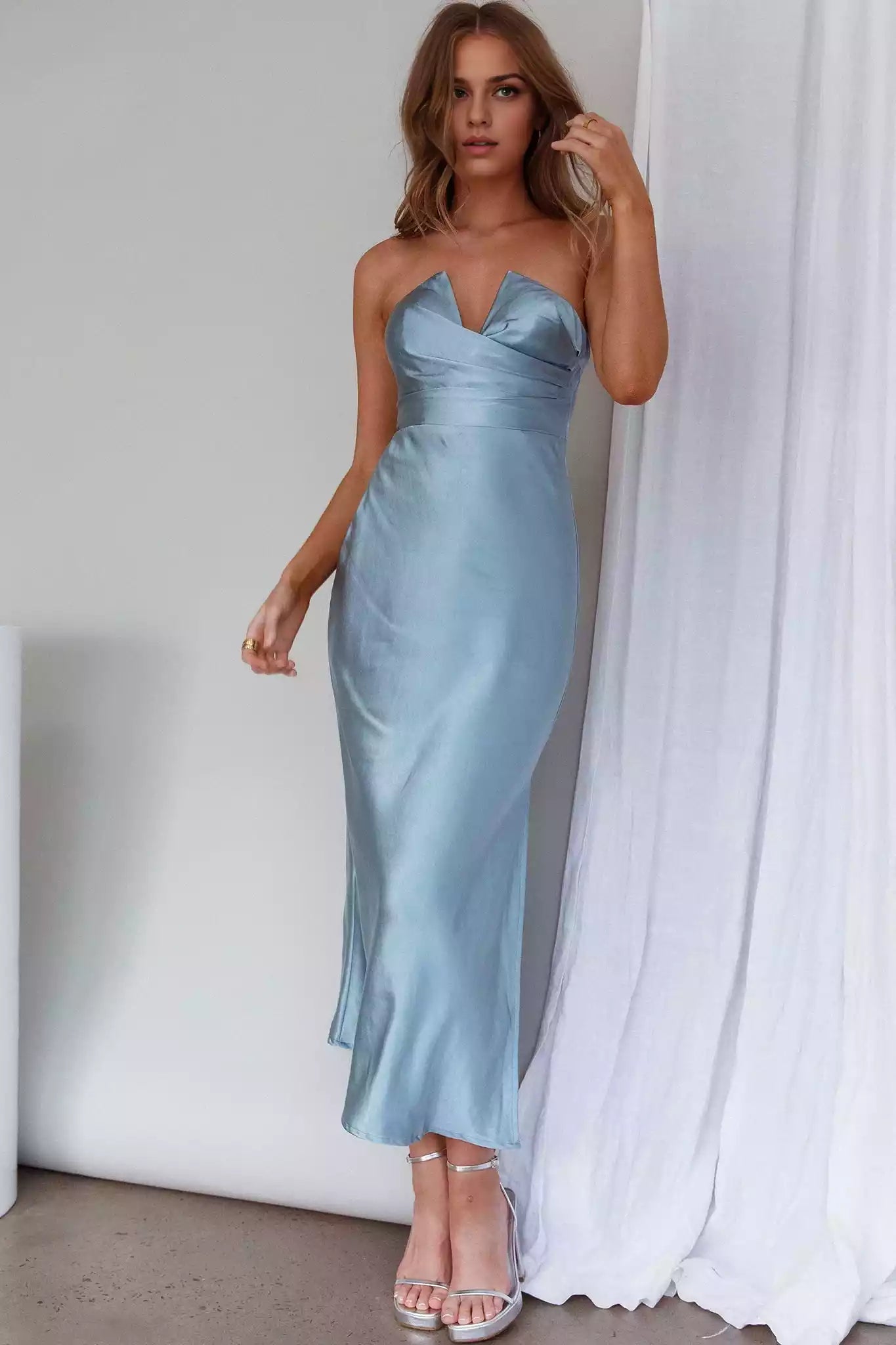 Elegant mid length lined corset with slit and zipper at the back Bridesmaid Dresses