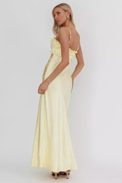 Elegant ruffle edge lining, chest strap, ruffle details, zipper on the side, Bridesmaid Dresses
