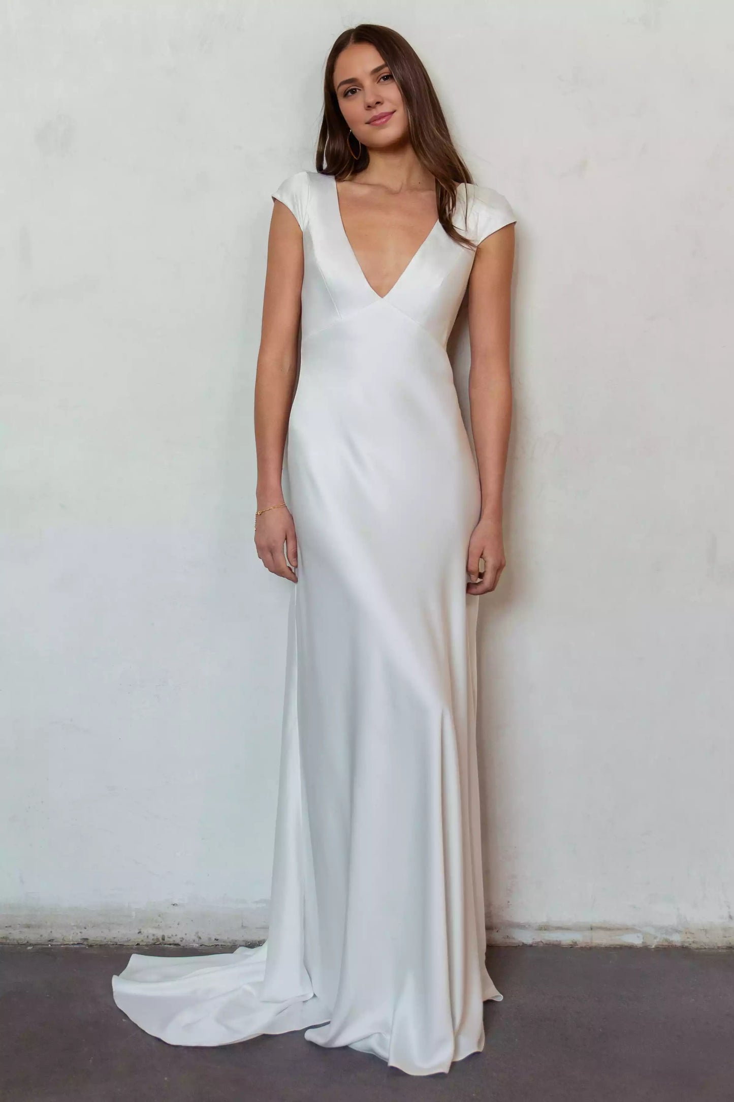 Elegant satin deep V-neck diagonal cut back with hollowed out and charming chest line Evening Dresses