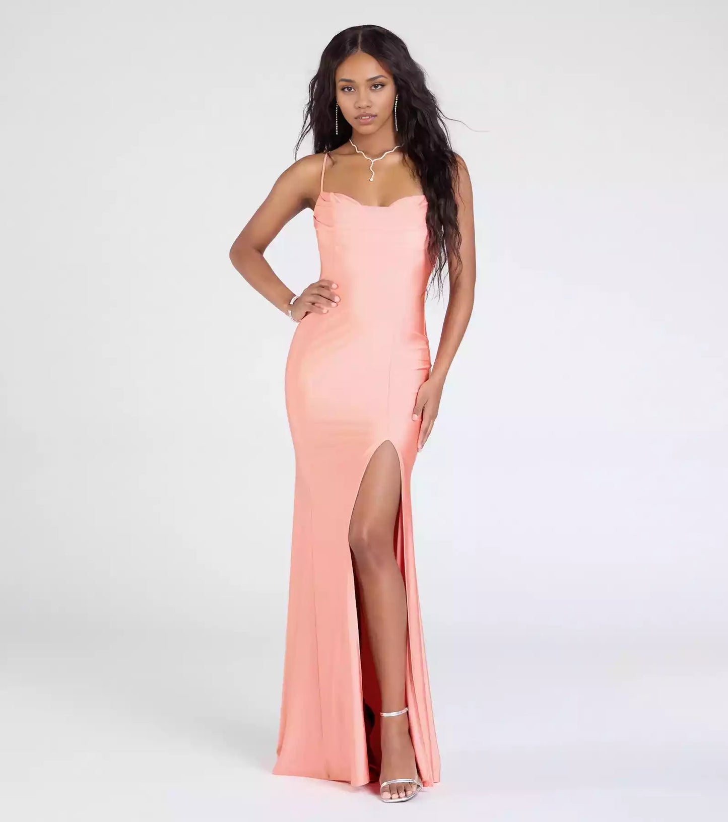 Elegant smooth knitted heart-shaped hanging collar with adjustable thin shoulder straps, high slit and floor Prom Dresses