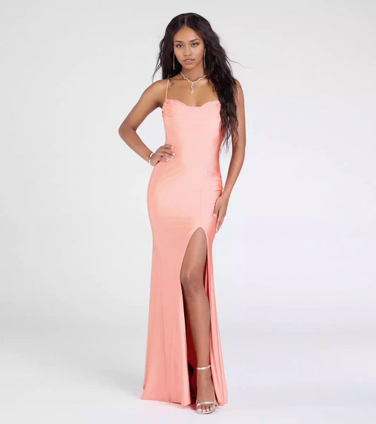 Elegant smooth knitted heart-shaped hanging collar with adjustable thin shoulder straps, high slit and floor Prom Dresses
