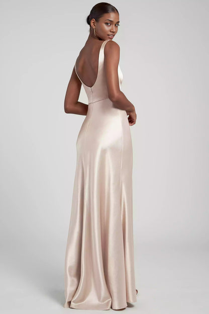 Elegant square neckline, satin back, crepe, wide shoulder straps, oblique cut skirt, tight corset, unlined, oblique cut half body, Evening Dresses