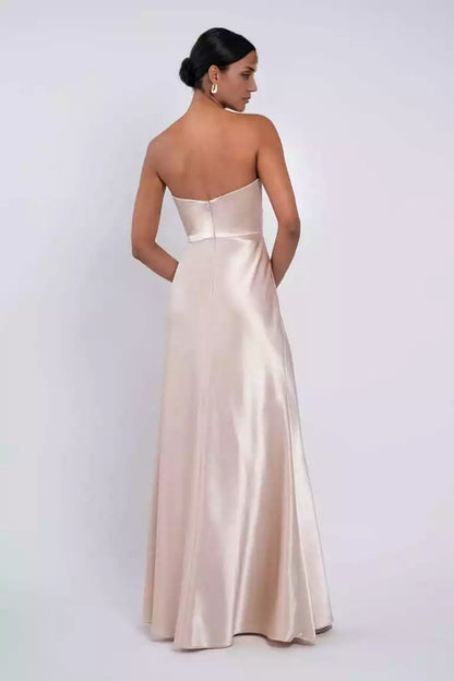 Elegant strapless round neck hanging tight corset with diagonal cut and mid zip Bridesmaid Dresses