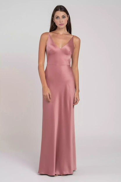 Enchanting V-neck satin silhouette with natural V-neck diagonal cut style, especially enchanting Bridesmaid Dresses