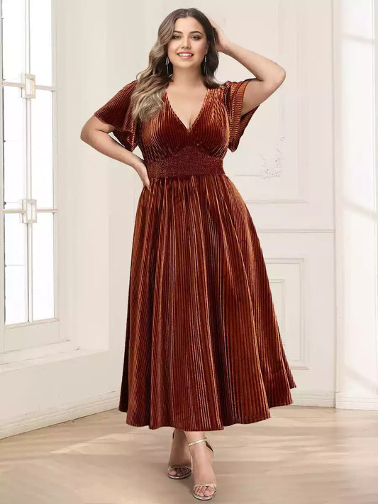 Enchanting Velvet A-line/Princess V-neck Short Sleeve Wrinkle Large Mother of the Bride Dresses