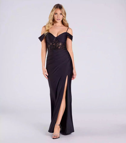 Exquisite smooth knit off shoulder heart-shaped neckline with adjustable thin shoulder straps, transparent lace corset and Prom Dresses