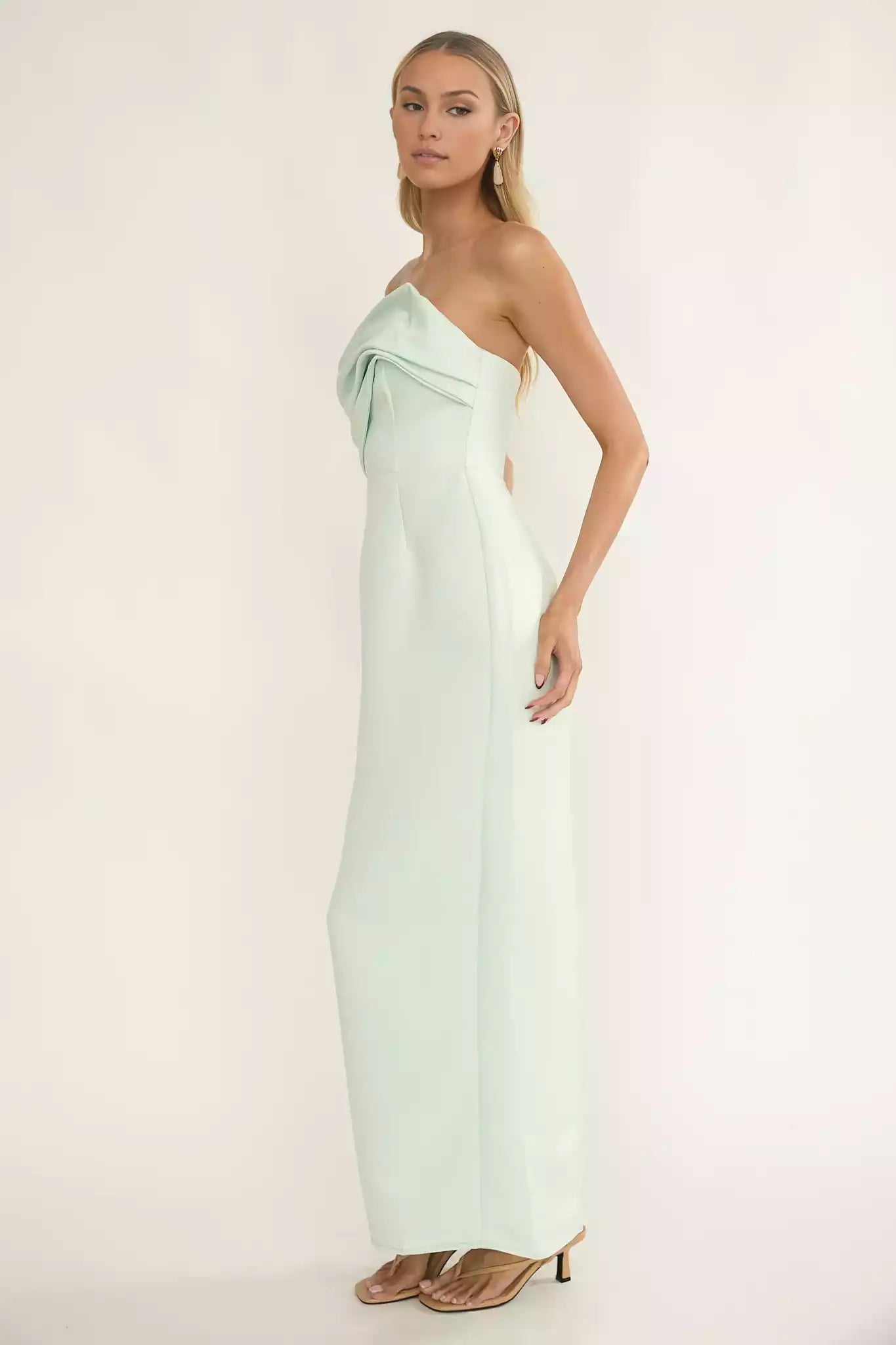 Exquisite strapless lining with pleated details and zippered back for Bridesmaid Dresses