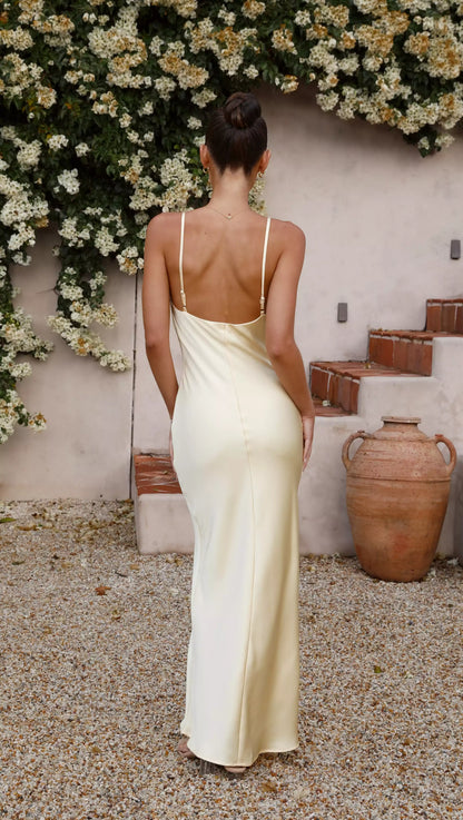 Fashionable adjustable shoulder straps, hanging neckline, fully lined and floor Prom Dresses