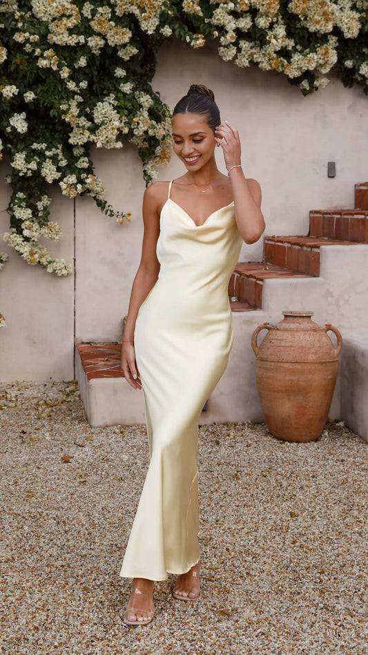 Fashionable adjustable shoulder straps, hanging neckline, fully lined and floor Prom Dresses