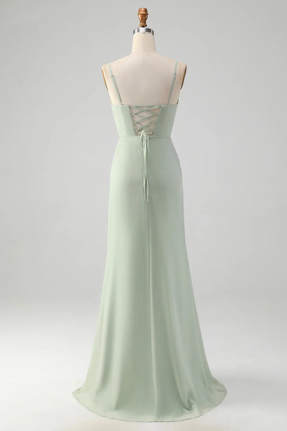 Fashionable and minimalist slim fitting slim shoulder strap and ground chiffon bridesmaid dress