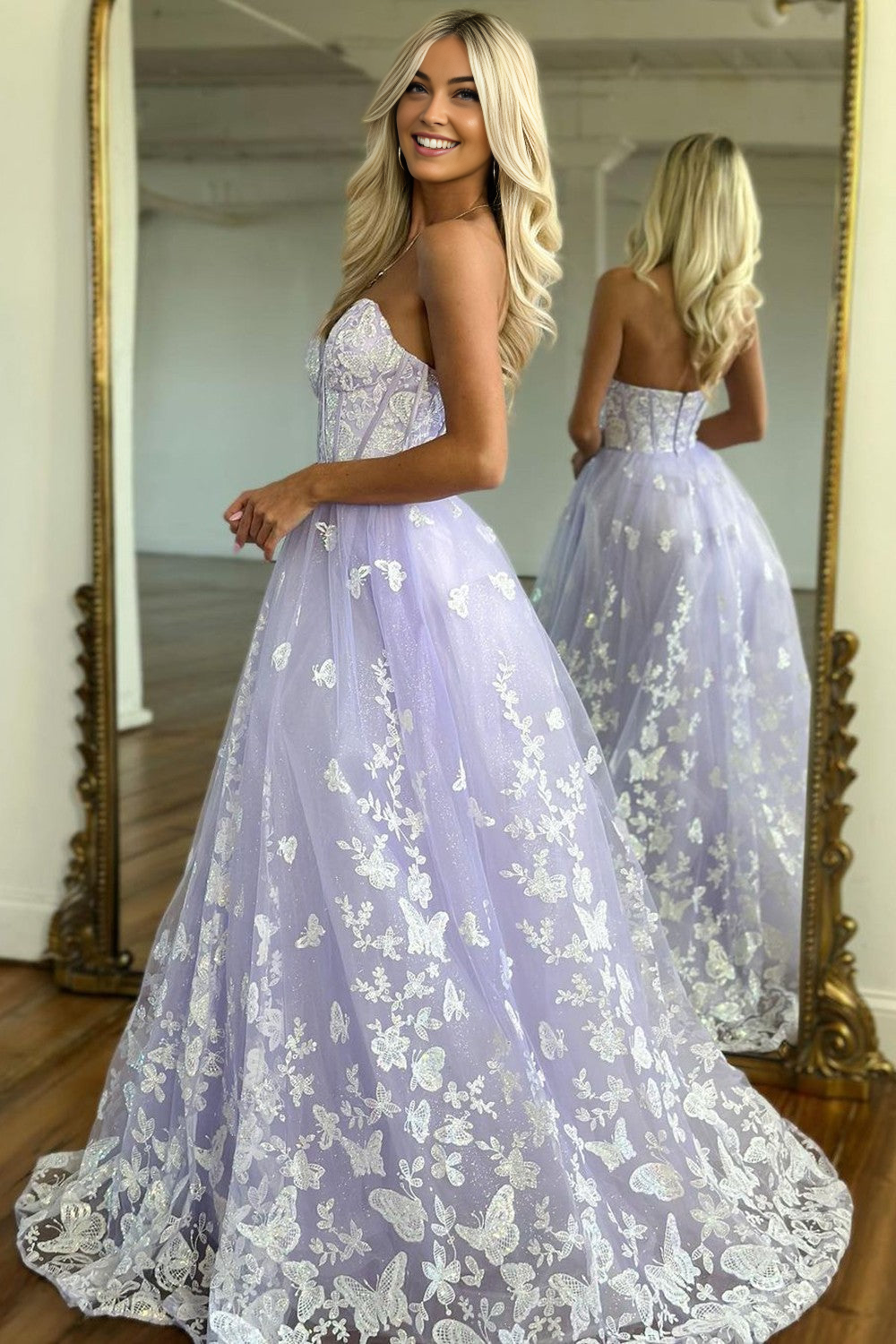 A-Line Sweetheart Zipper Back Long Tulle Prom Dress With Appliques