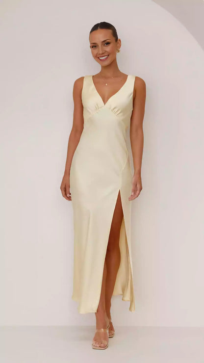 Low key yet elegant luxury satin deep V-neck high slit creates a graceful figure Prom Dresses