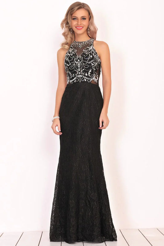 A formal evening party dress with mermaid curved lace inlaid with pearls and rhinestones