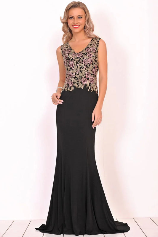 Fish Tail V-Neck Applique Horizontal Swinging Tailed Formal Dress