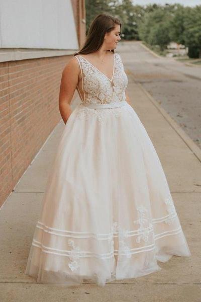 Plus size A-line V-neck lace tight ball dress princess backless long formal dress