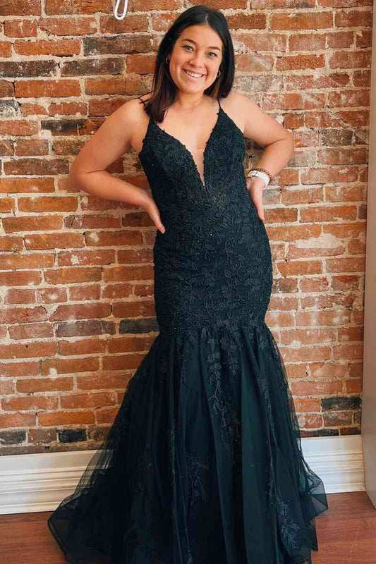 Plus size sexy black V-neck lace strap mermaid backless long ball dress