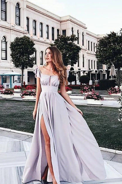 Ball dress with lace up and a straight line mop, paired with ruffled edges and split chiffon skirt