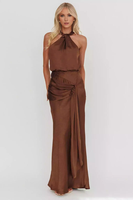 Prominent dangling details with exposed back, wrinkled buttocks, and zippered back, Bridesmaid Dresses