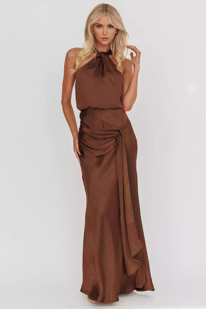 Prominent dangling details with exposed back, wrinkled buttocks, and zippered back, Bridesmaid Dresses