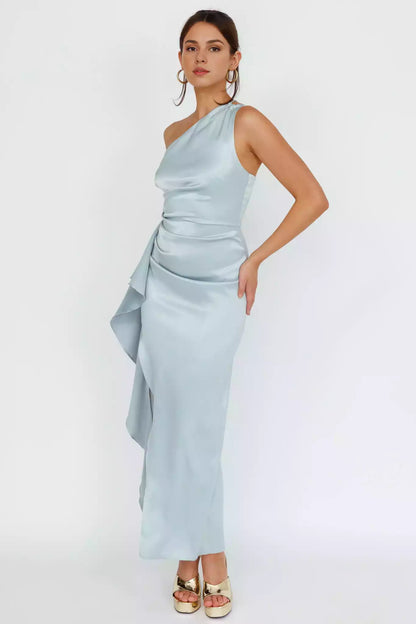 Prominent single shoulder mid length lining with side slit and zipper at the back Bridesmaid Dresses