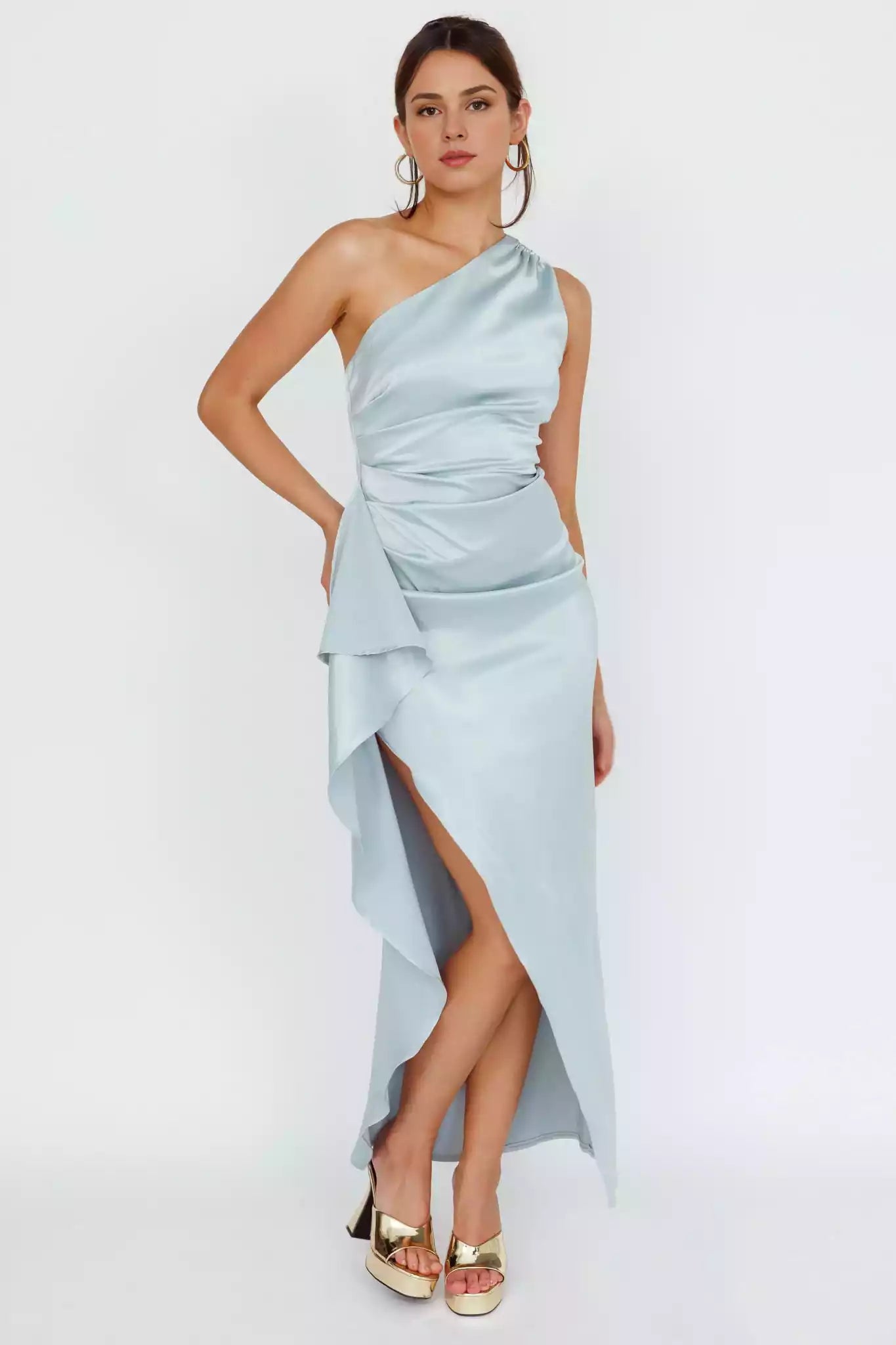 Prominent single shoulder mid length lining with side slit and zipper at the back Bridesmaid Dresses
