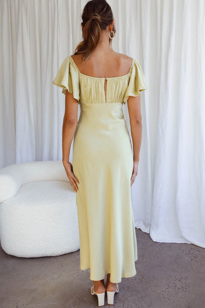 Romantic and elegant lotus leaf sleeves lined with elastic neckline and shoulder side slit, with zipper on the side bridesmaid dress