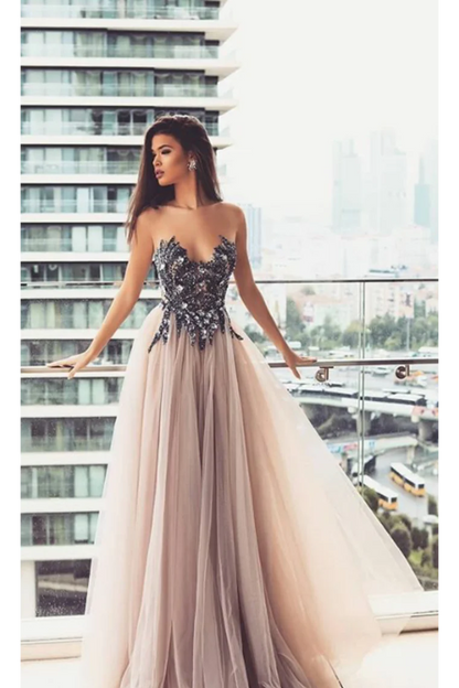 Sexy Noble Elegant and Beautiful Ball Dress with Thin Gauze Floor Sweeping Strap Buckle