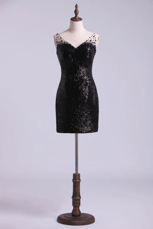 Sexy and elegant high-end black dress V-neck low back pillar short dress