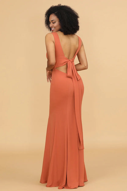 Sexy sleeveless slim fit mermaid V-neck pleated bridesmaid dress