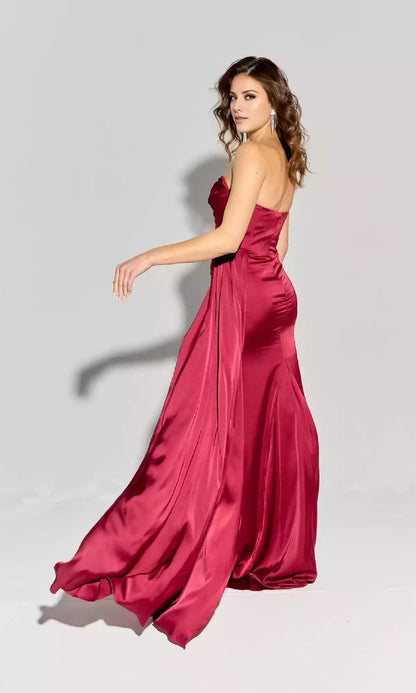 Simple and romantic strapless satin long heart-shaped neckline skirt with hip side slits and side pleats, showcasing elegant temperament Prom Dresses