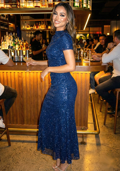 Sparkling Sequined Blue V-Neck Short Sleeve Mermaid Mini Evening Dresses