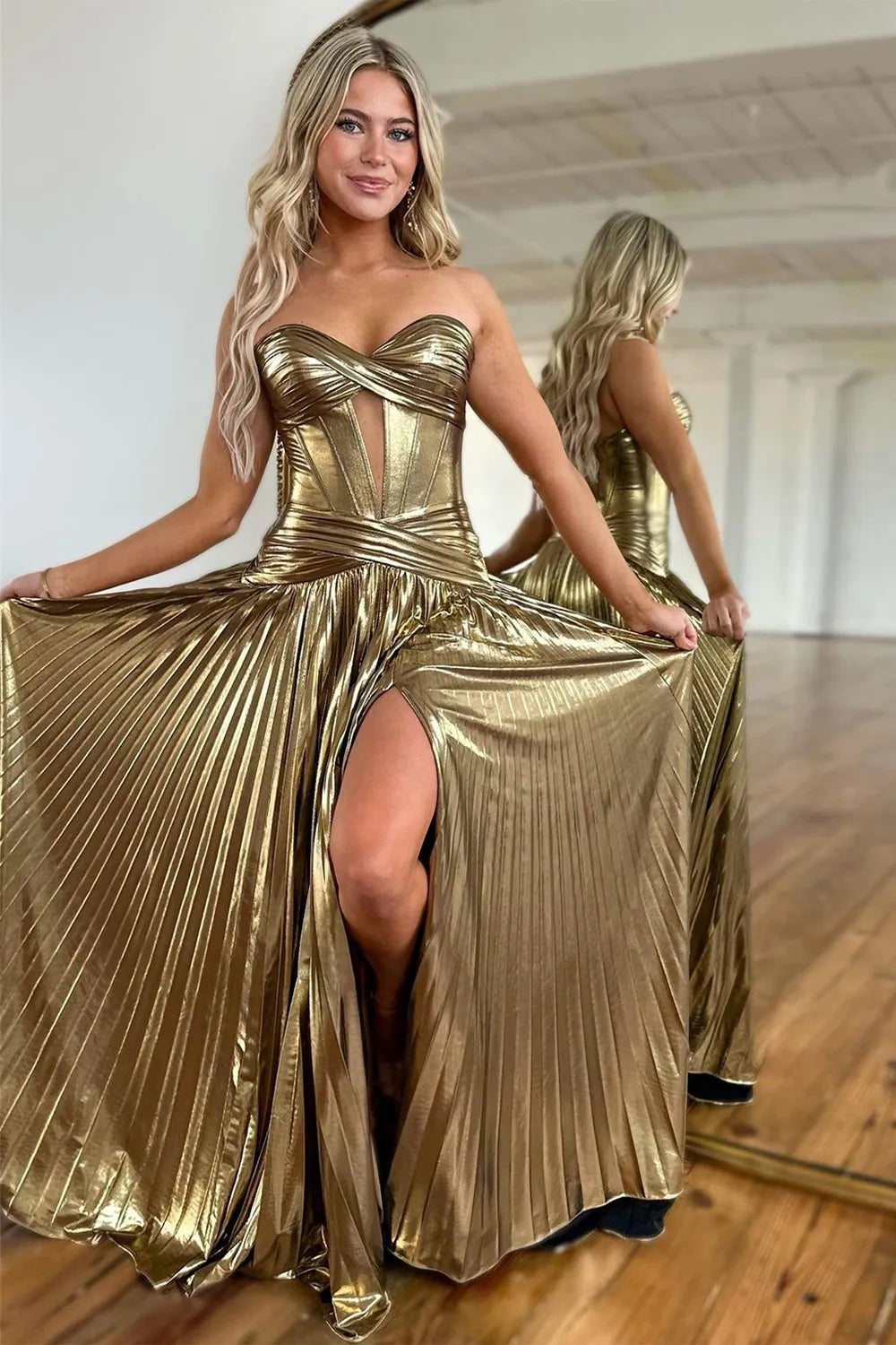 Amazing high-end silver sweetheart zippered back long metal split ball dress