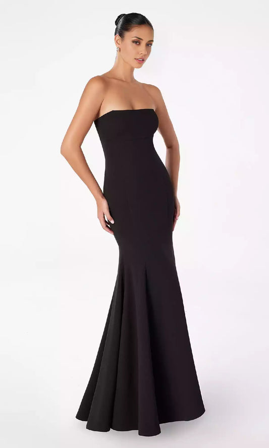 Stunning backless camisole with long pleats and slim fit, showcasing fashionable charm Prom Dresses
