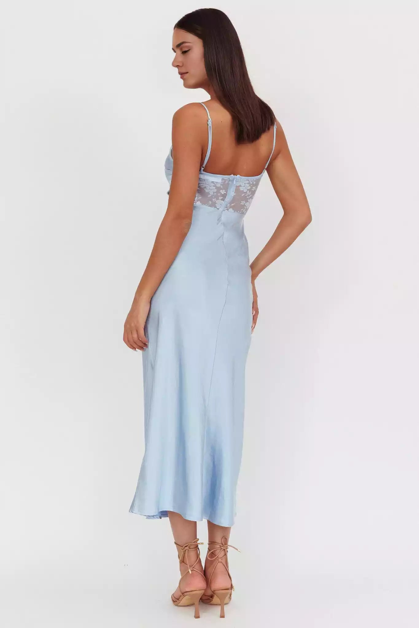 Stunning bust with lining lace corset, adjustable shoulder straps and zipper at the back Prom Dresses