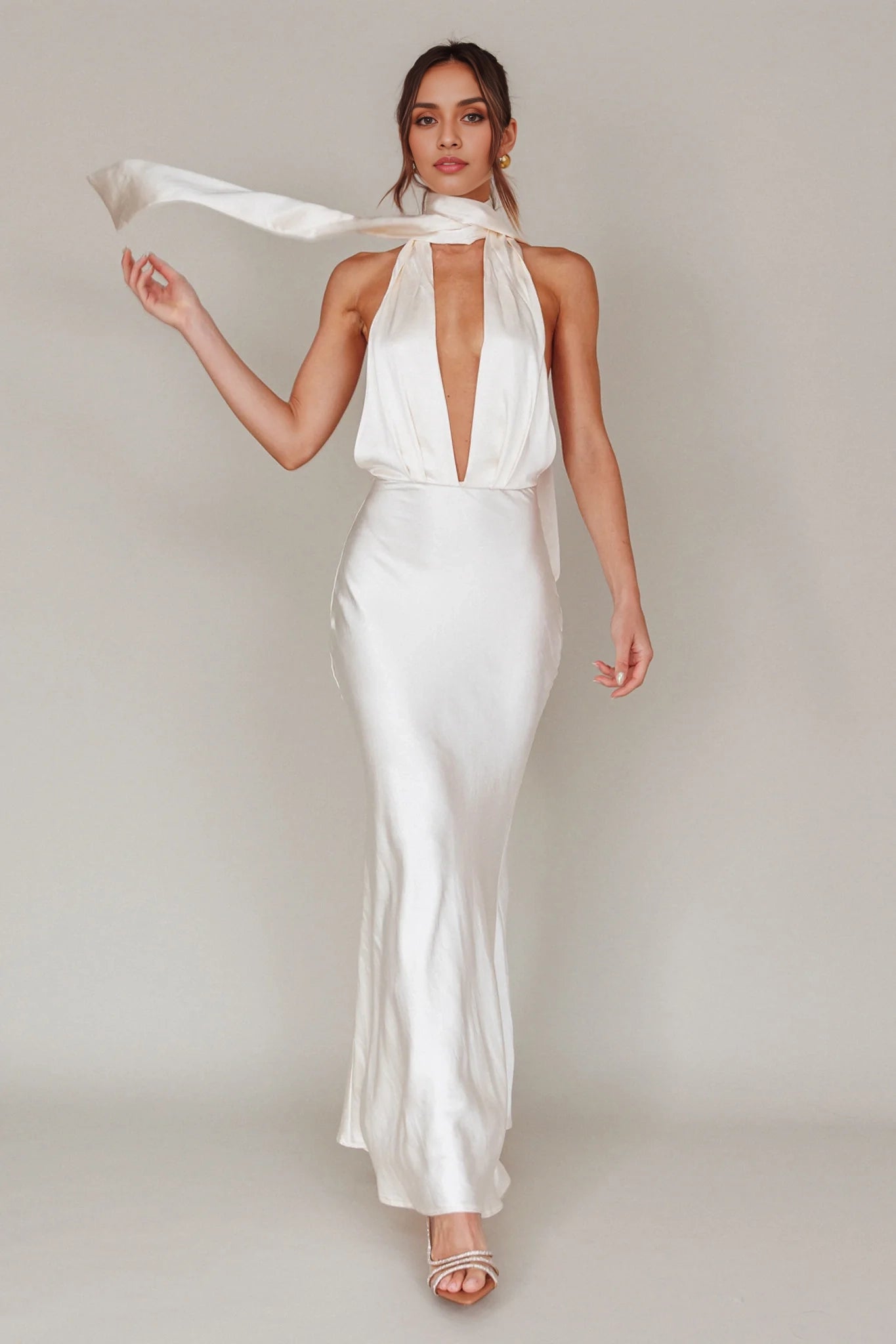 Stunning deep V-neck backless low strap adjustable bridesmaid dress