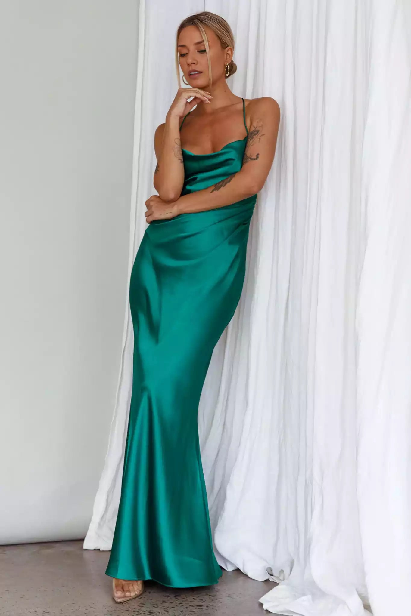 Stunning unlined neckline with low back, featuring chain and tie details, and Bridesmaid Dresses back details