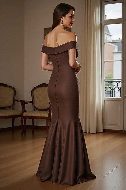 Stunning slim fit pleated strapless strapless satin mermaid showcases beauty and elegance in the bride's mother dress