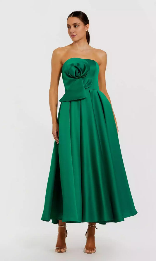 The alluring strapless knee length silky satin wrap A-line skirt exudes an elegant temperament Prom Dresses